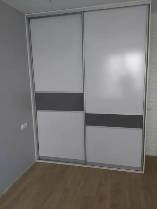 Шкаф белый